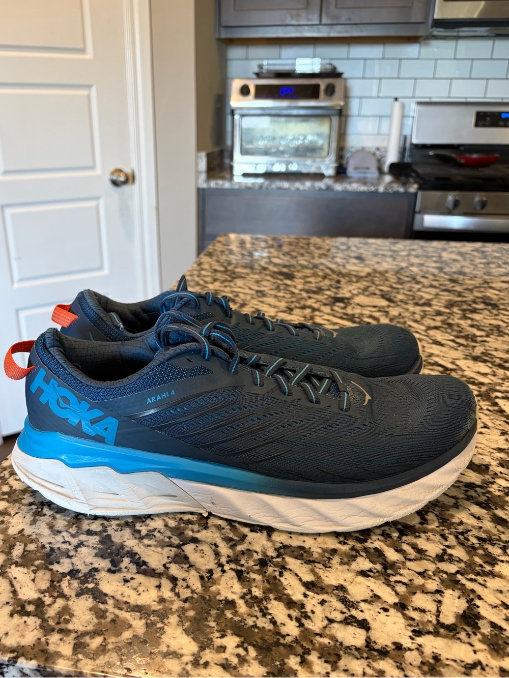 Hoka One One Mens Arahi 4 Shoes